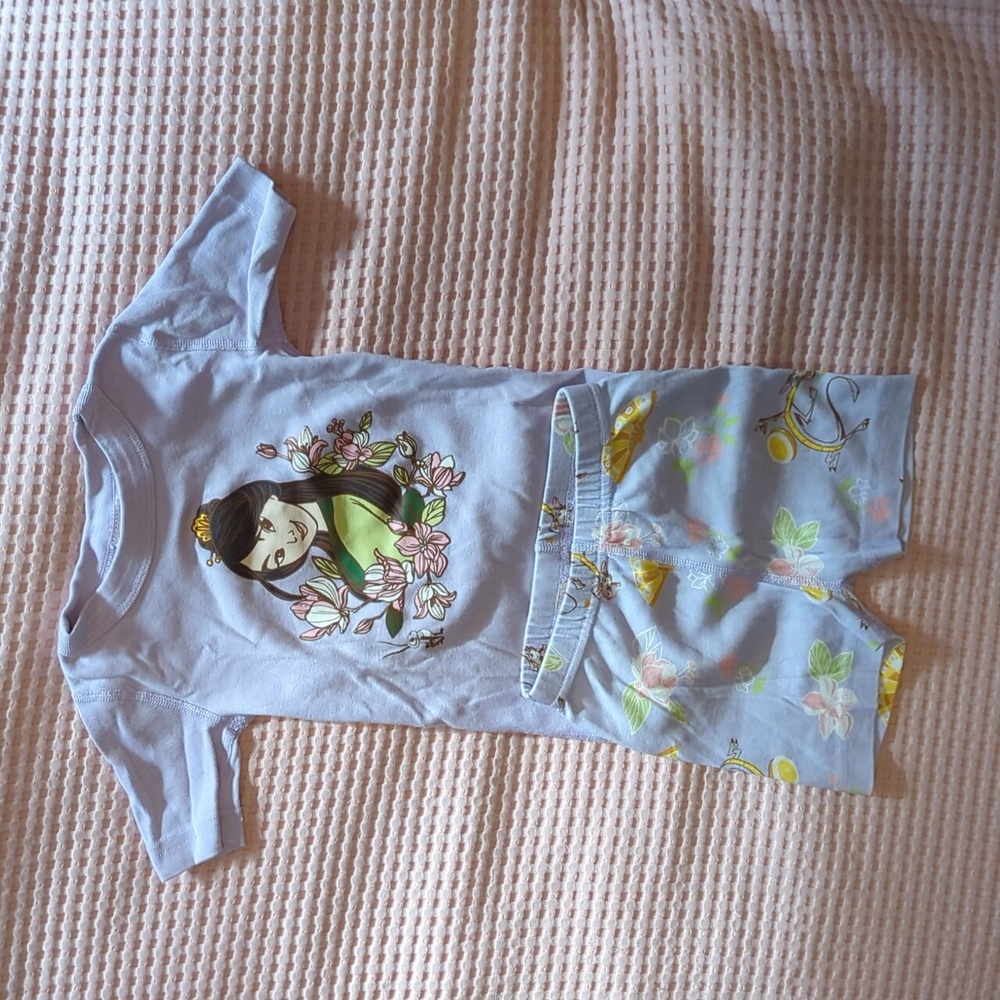 $3/30 Hanna Andersson Mulan pajamas
